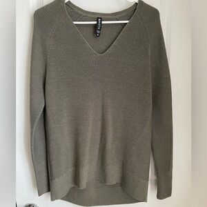 Athleta Hanover Olive V-Neck Women's Sweater